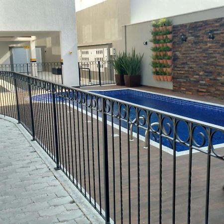 Var-101A Dpto Amplio En Condominio Cerrado Con Piscina Bombinhas Exterior foto