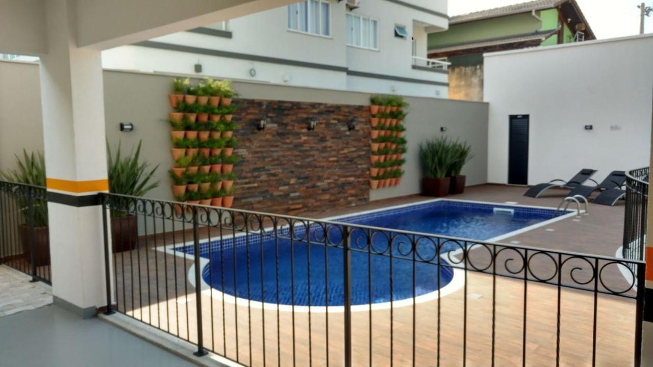 Var-101A Dpto Amplio En Condominio Cerrado Con Piscina Bombinhas Exterior foto